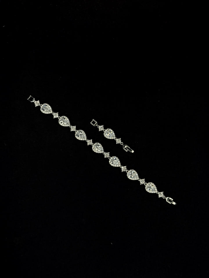 Star Drop Bracelet - MyGarments