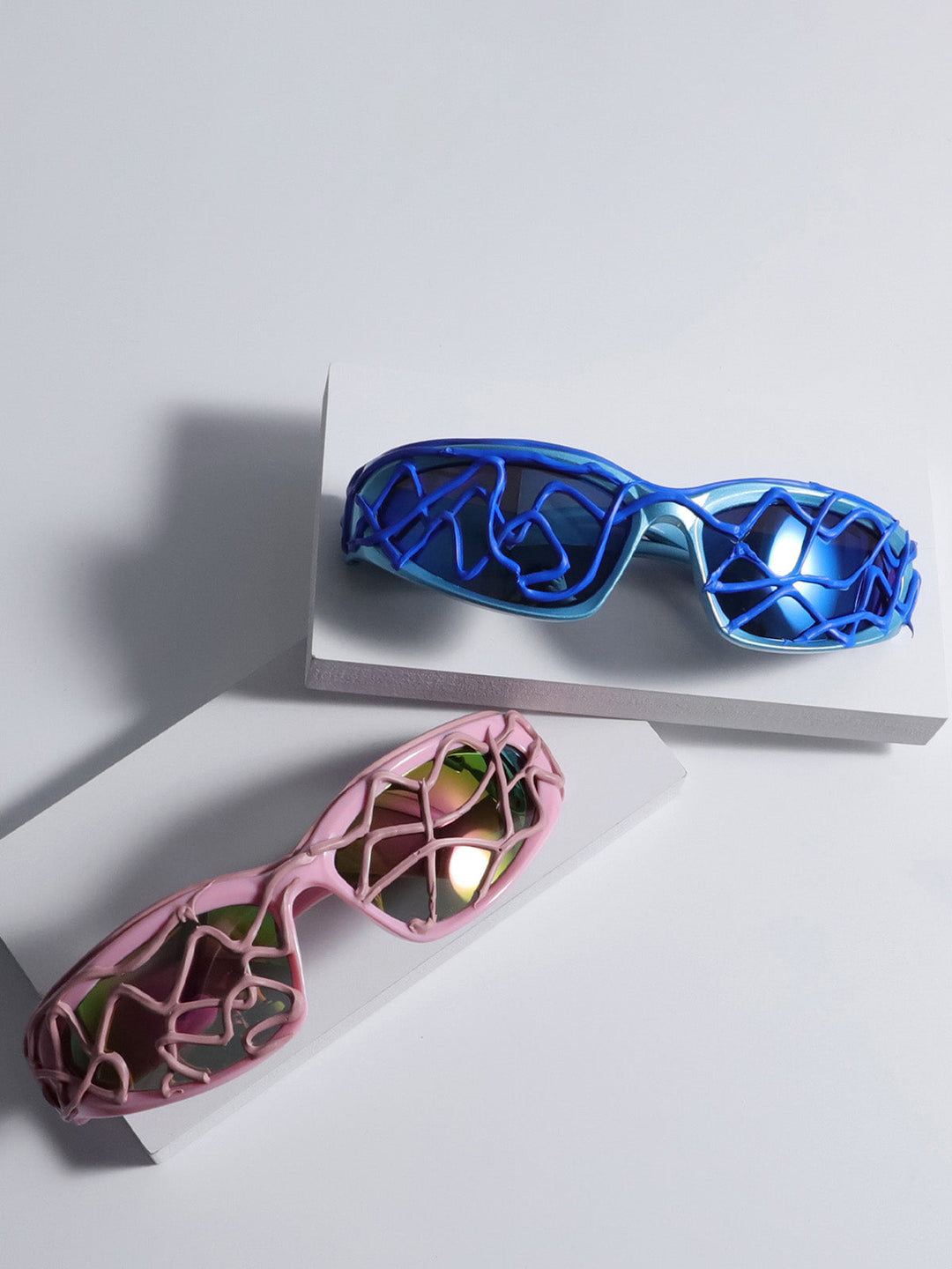 Futuristic Wavy Frame Sunglasses