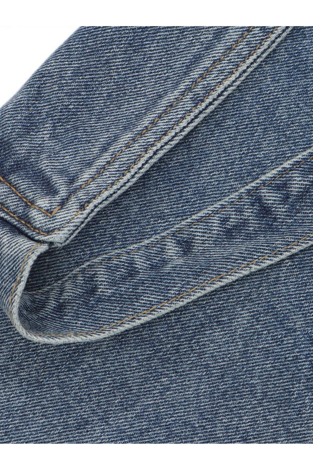 Short Jeans With Detail